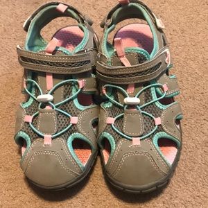 Girls sandals size 4